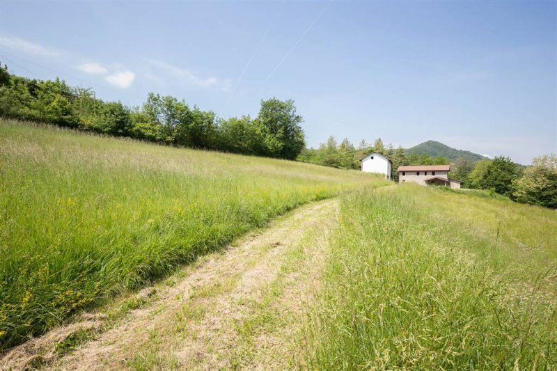 Отдельно стоящий дом в Морбелло