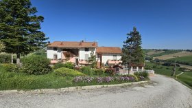 Country house in Montefano