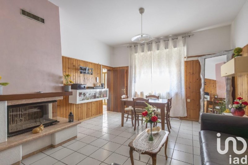 Casa geminada em Treia