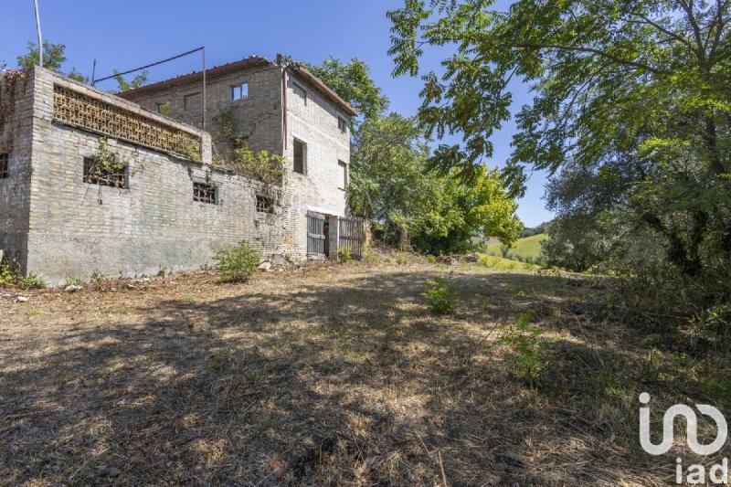 Casa de campo em Filottrano