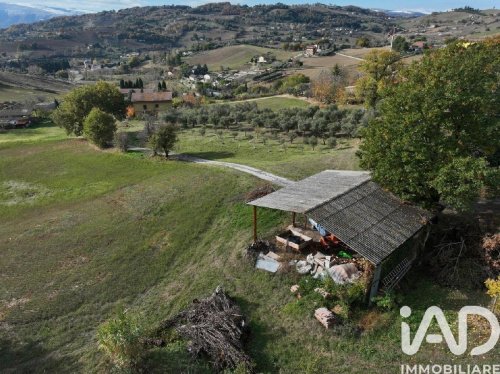 Hus på landet i Tolentino