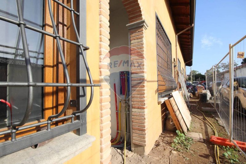 Half-vrijstaande woning in Roma