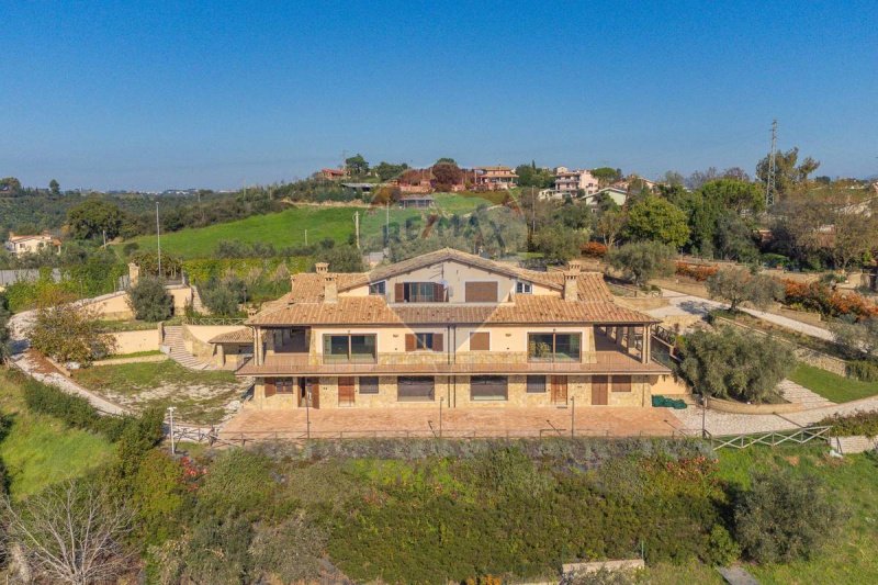 Villa i Castelnuovo di Porto