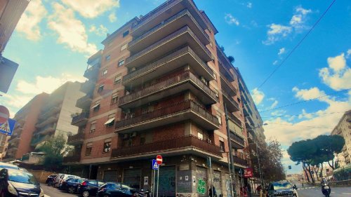 Kommersiell byggnad i Rom