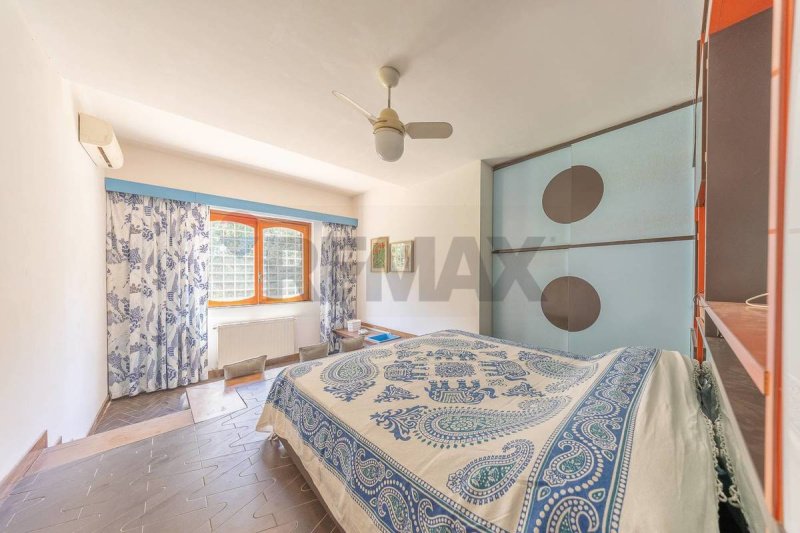 菲乌米奇诺半独立房屋