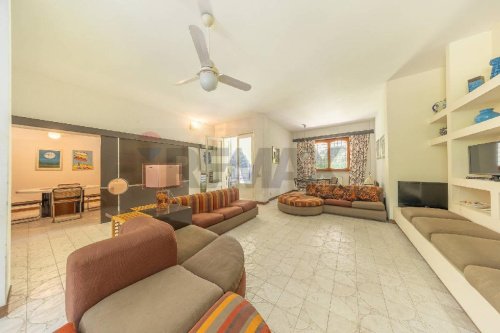 菲乌米奇诺半独立房屋