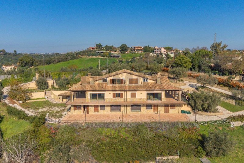 Villa à Castelnuovo di Porto