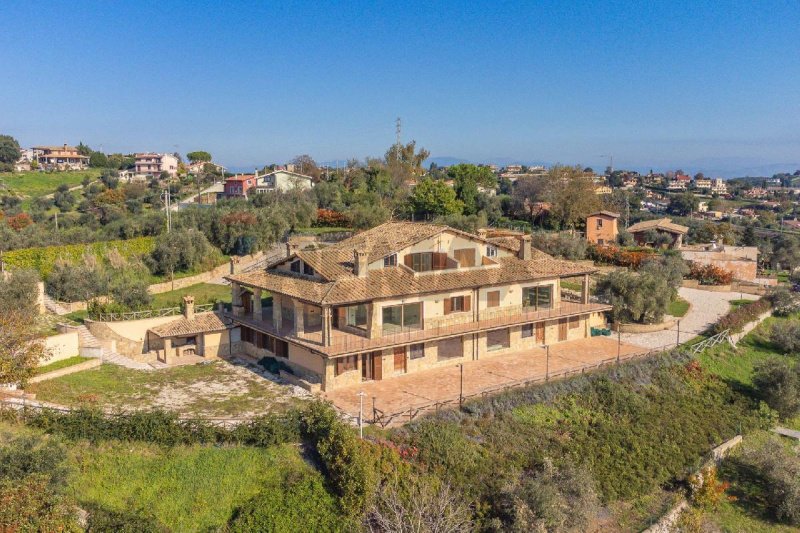 Villa à Castelnuovo di Porto