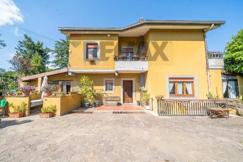 Casa geminada em Nemi