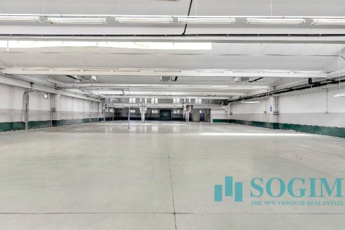 Edifício comercial em Cirimido