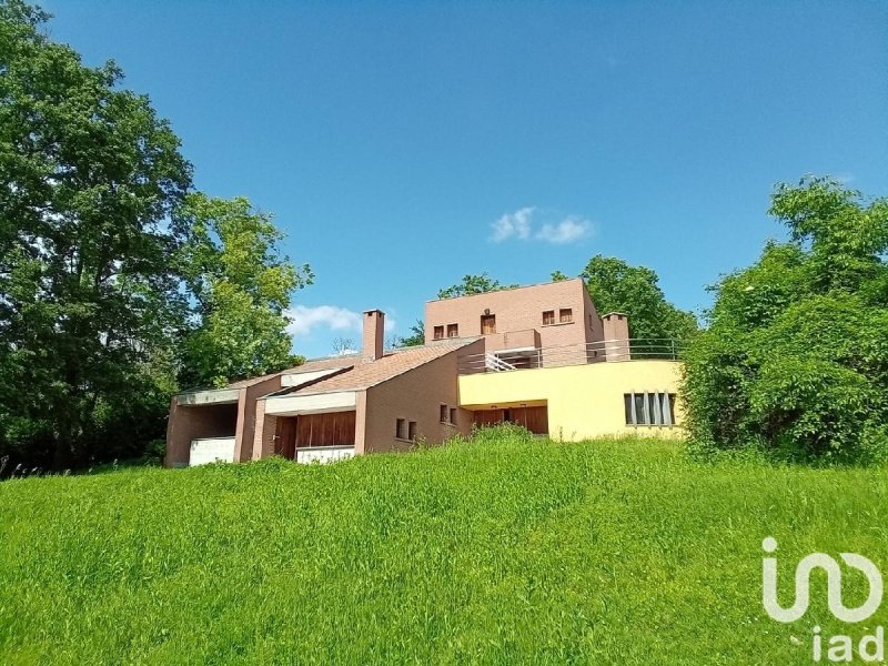 House in Pecetto di Valenza