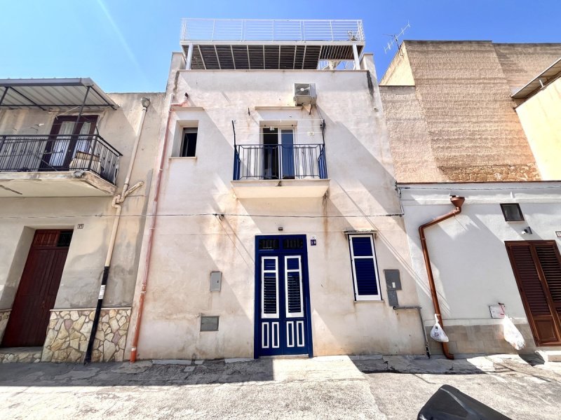 Maison individuelle à Castellammare del Golfo