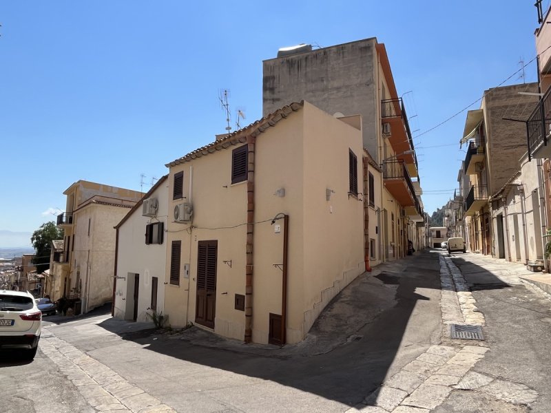 Einfamilienhaus in Castellammare del Golfo