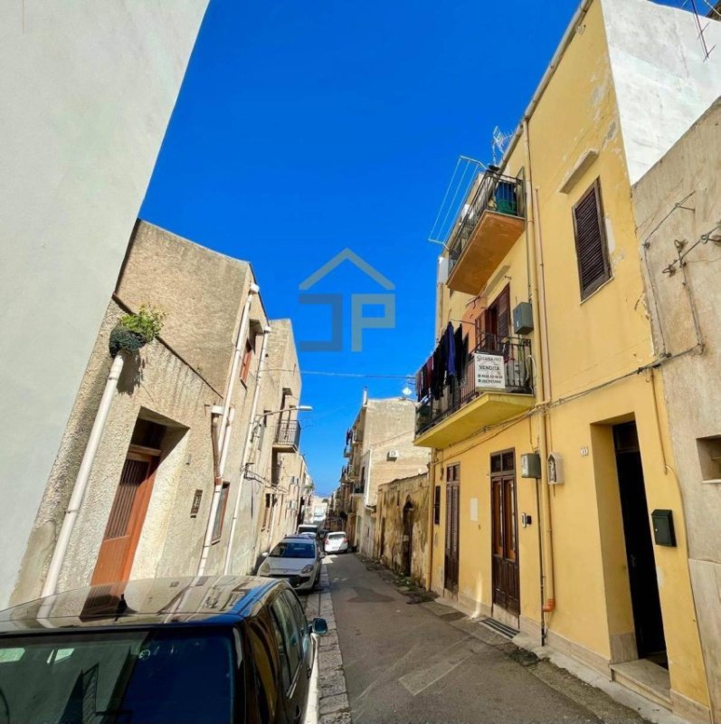 Parhus i Castellammare del Golfo