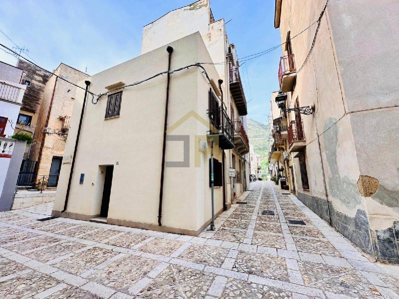 Detached house in Castellammare del Golfo
