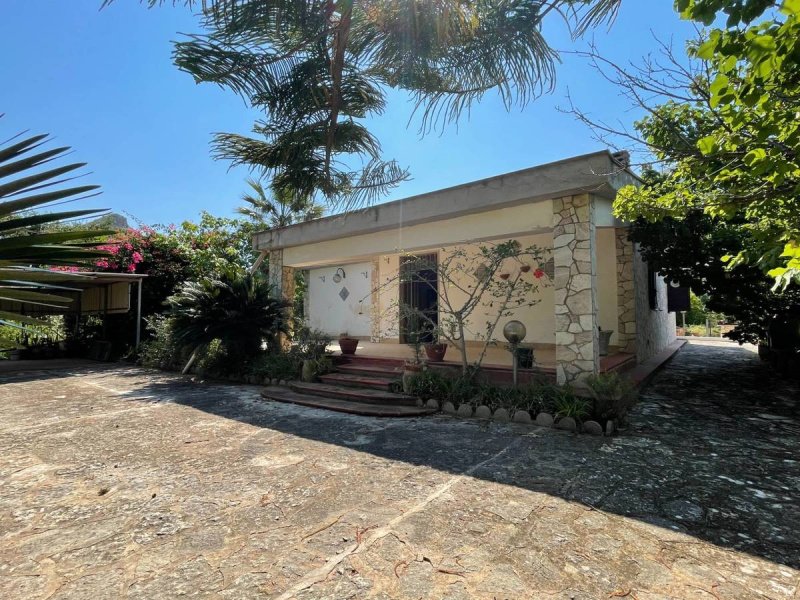 Villa a Castellammare del Golfo