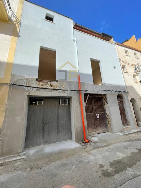 Parhus i Castellammare del Golfo
