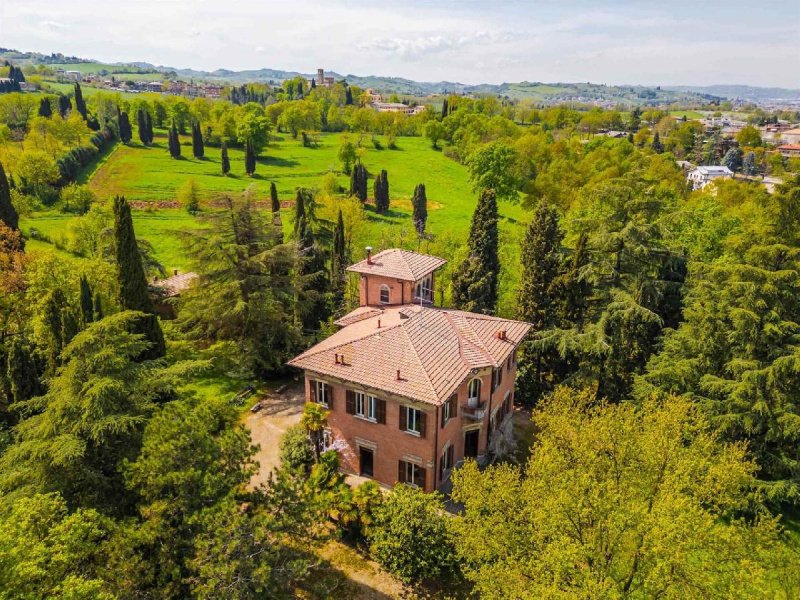 Villa in Maranello