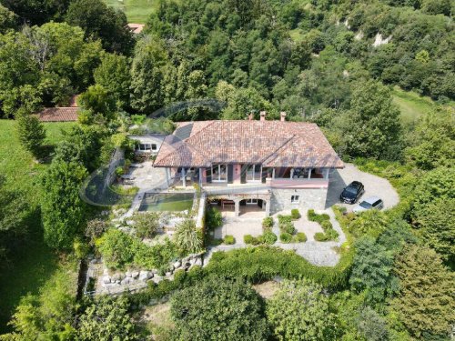 Villa in Griante