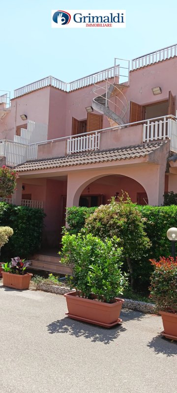 Terraced house in Pollina