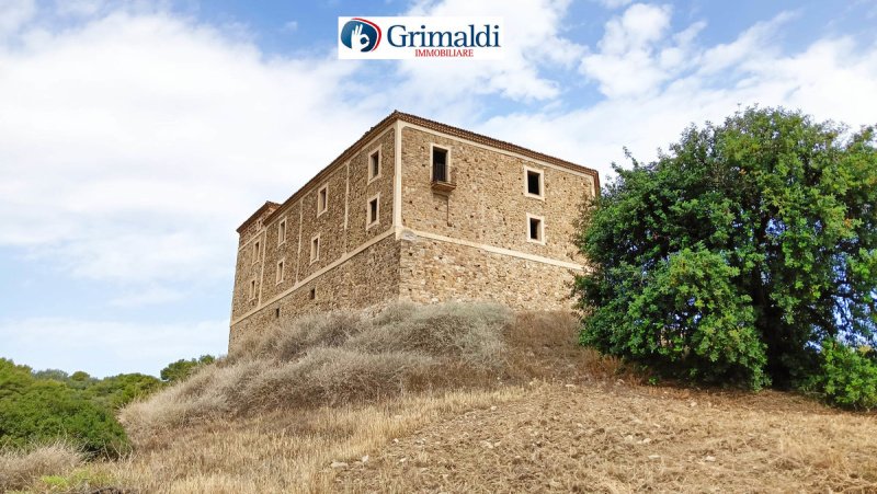 Castillo en Montegiordano