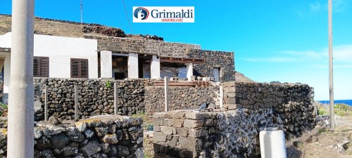 Steingebäude in Pantelleria