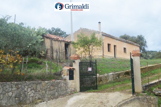 Farmhouse in San Mauro Castelverde