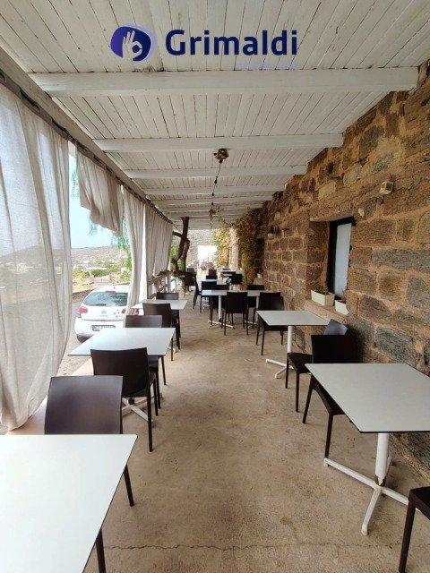 Edifício comercial em Pantelária