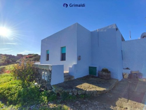 Casa indipendente a Pantelleria