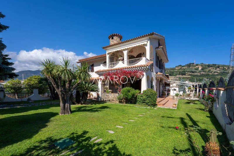 Villa in Taggia