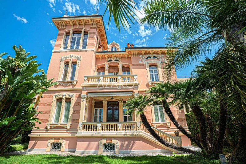 Villa in Taggia