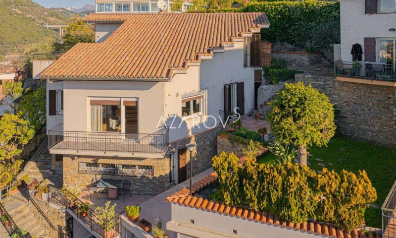 Moradia em Vallecrosia