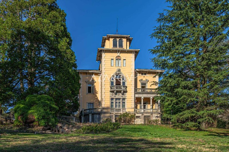 Villa in Cadegliano-Viconago