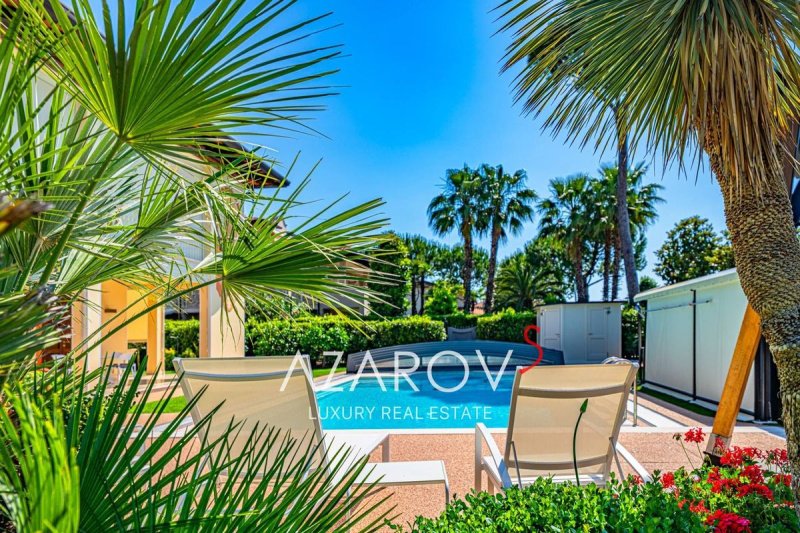 Villa a Forte dei Marmi
