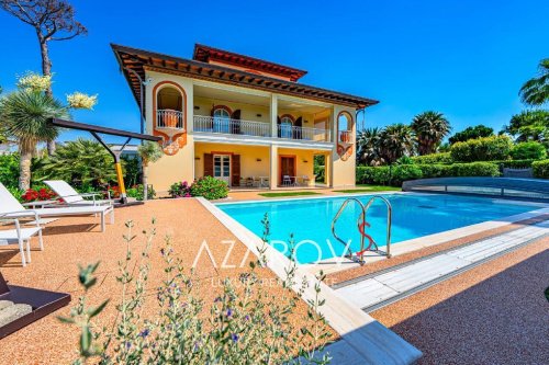 Villa a Forte dei Marmi