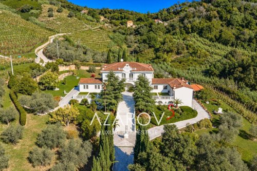Villa in Massa