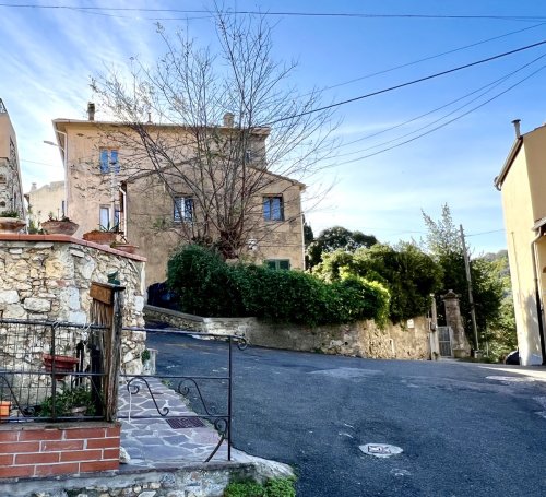 Historisch appartement in Rosignano Marittimo