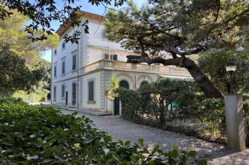 Historic apartment in Rosignano Marittimo