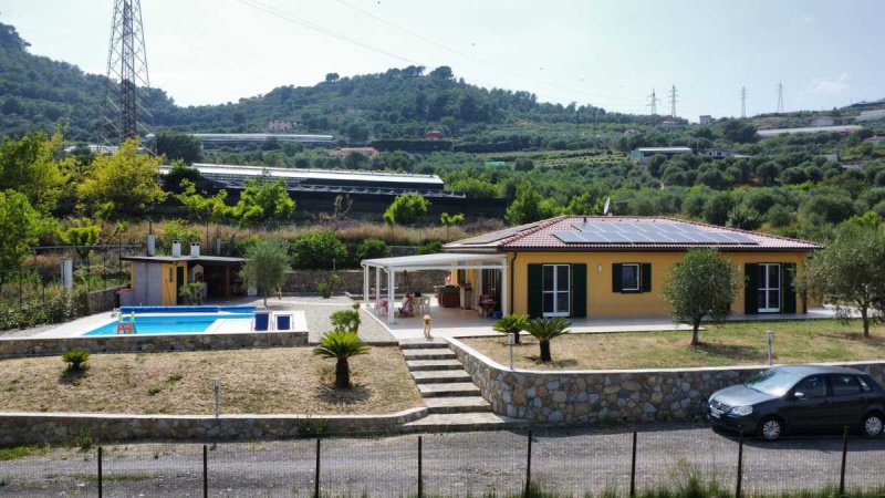 Villa a Vallecrosia