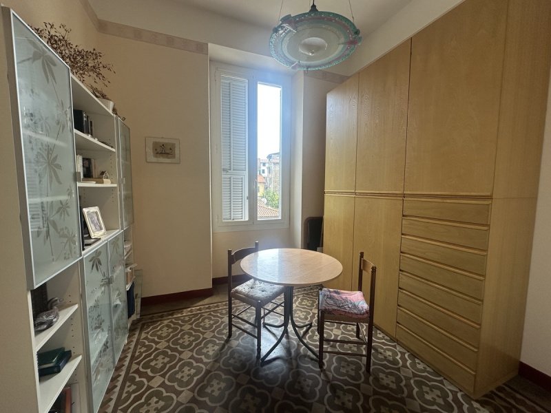 Immobile commerciale a Dolceacqua