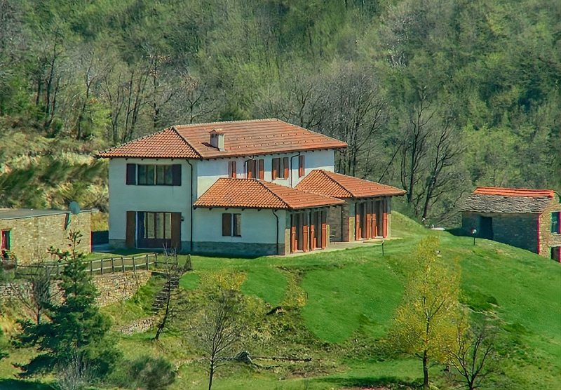 Casa di campagna a Cortemilia