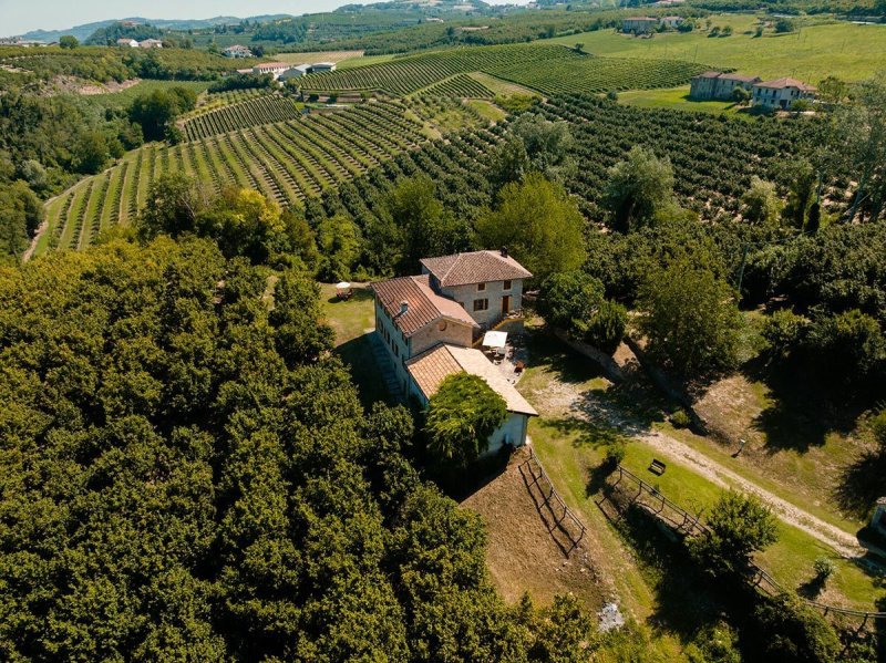 Huis op het platteland in Castino