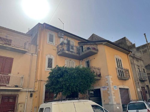 Half-vrijstaande woning in Campobello di Licata