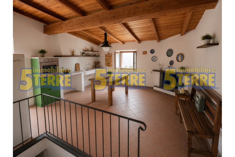 Klein huisje op het platteland in La Spezia