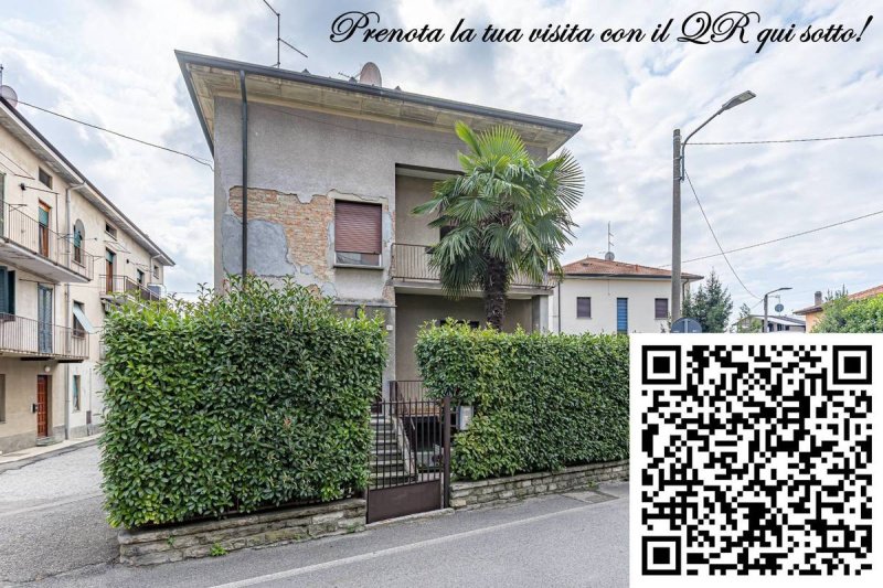 Semi-detached house in Cantù