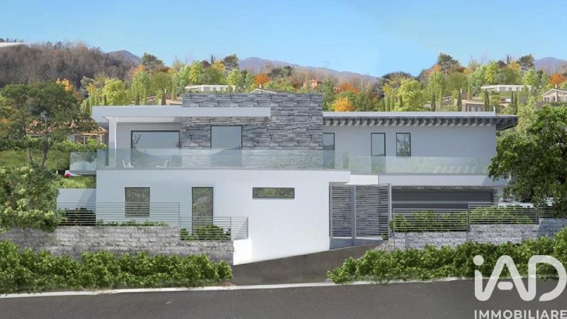Villa i Senna Comasco