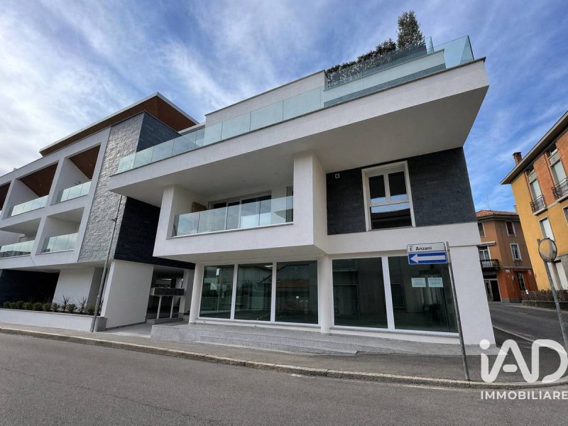 Inmueble comercial en Cantù