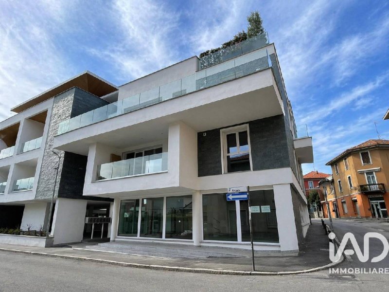 Inmueble comercial en Cantù
