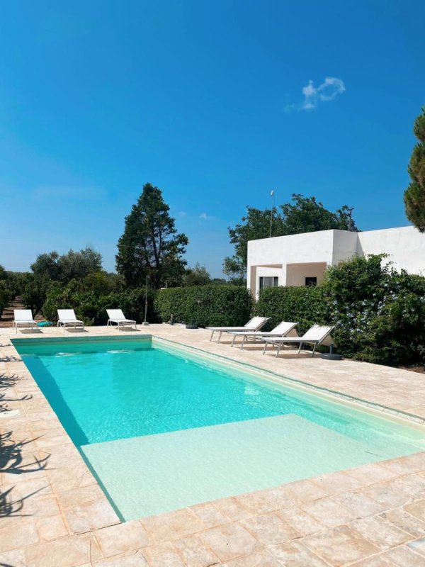 Вилла в Остуни