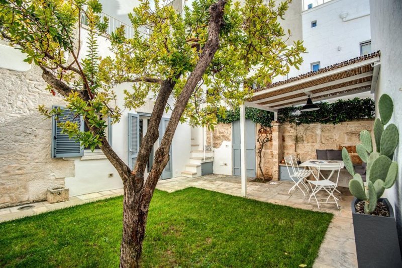 Особняк в Остуни